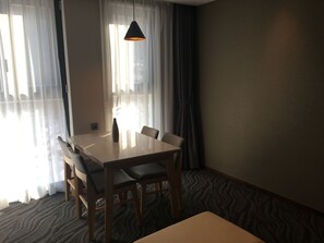 用餐