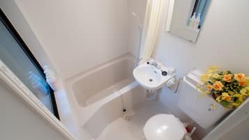 Family Room | Private spa tub