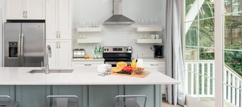 De lujo de 4 dormitorios con piscina privada, junto a Center St w / Free Wifi