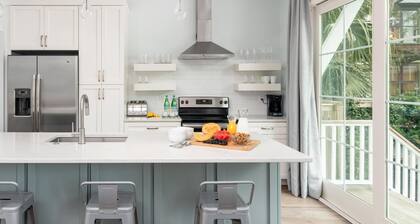 Heated Pool + Walk Everywhere + Pet Friendly