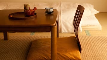 Traditional Single Room, Non Smoking | Down comforters, desk, blackout drapes, free WiFi