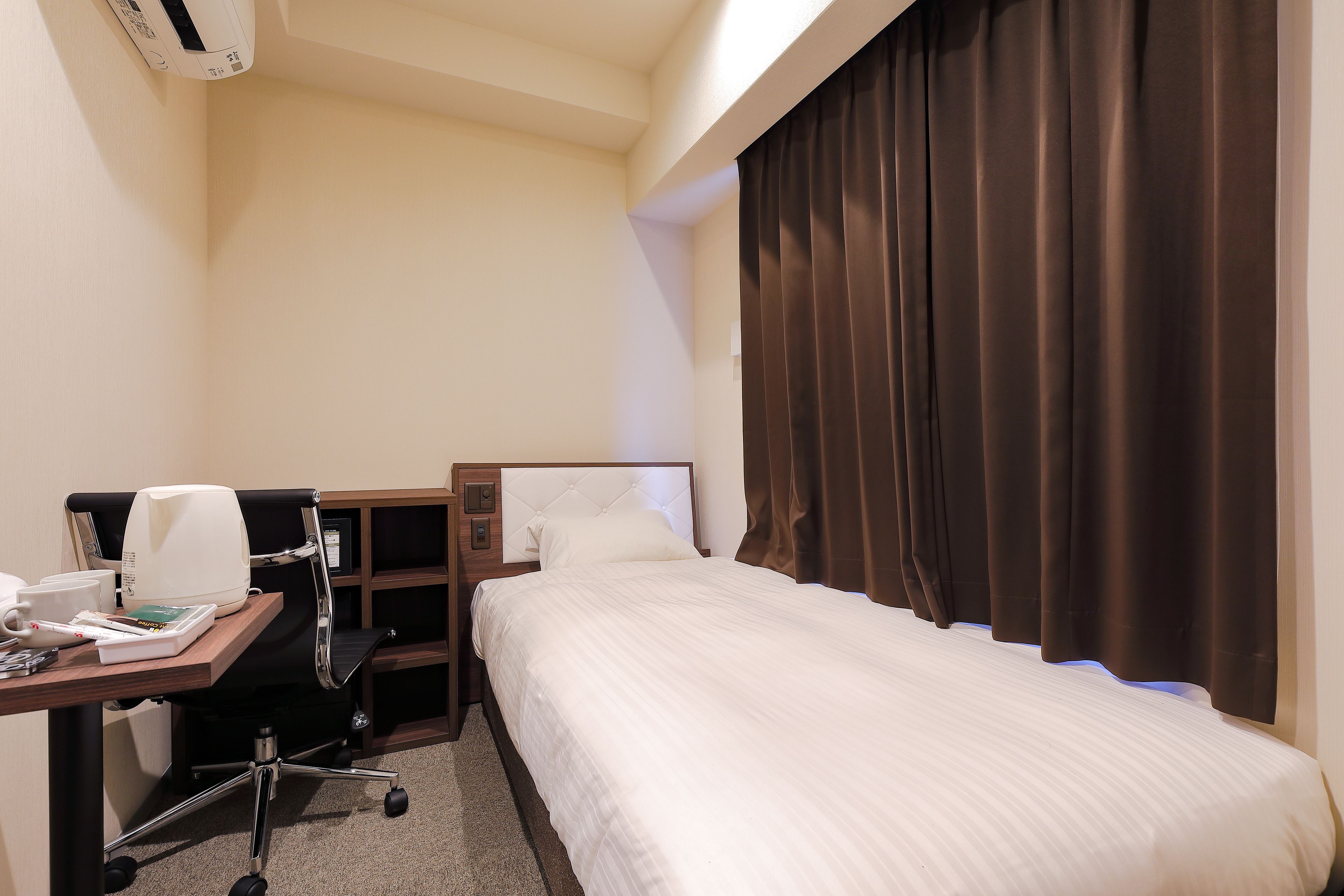 single room, accessible, non smoking | premium bedding, in-room safe, blackout curtains, iron/ironing board