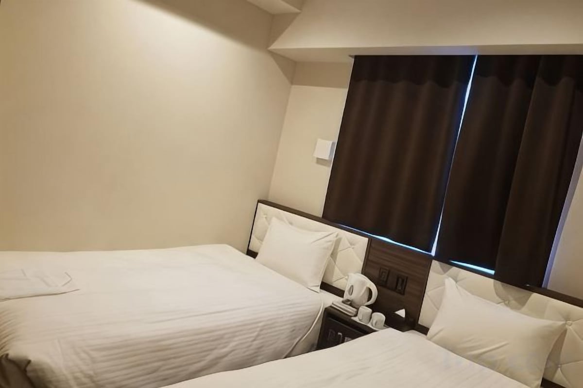 高級寢具、客房內保險箱、遮光布/窗簾、熨斗/熨衣板