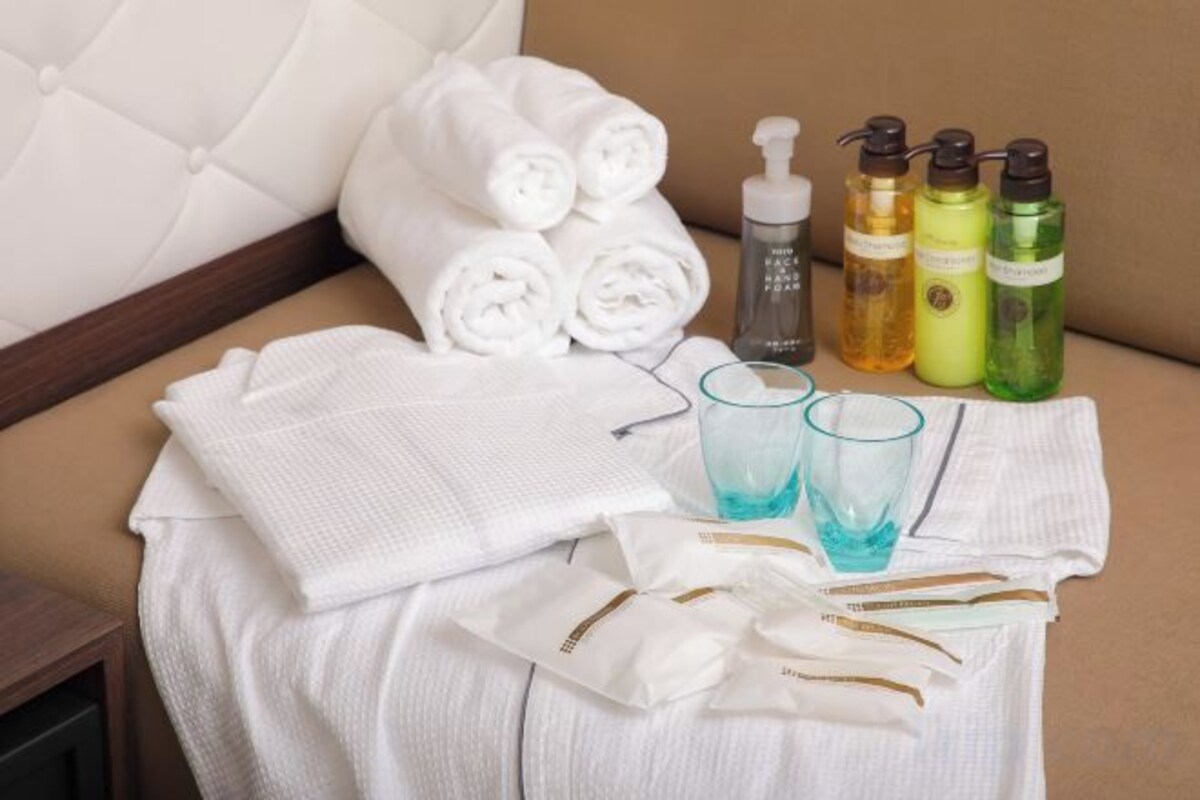 Servicios del cuarto de baño | Ducha y bañera combinadas y artículos de higiene personal gratuitos