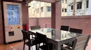 Outdoor dining - Acesite Knutsford Hotel (Kowloon)