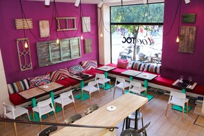 Desayuno continental diario (EUR 7.00 por persona)