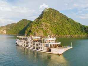 Front of property - Verdure Lotus Grandeur Cruise on Ha Long Bay (Ha Long)