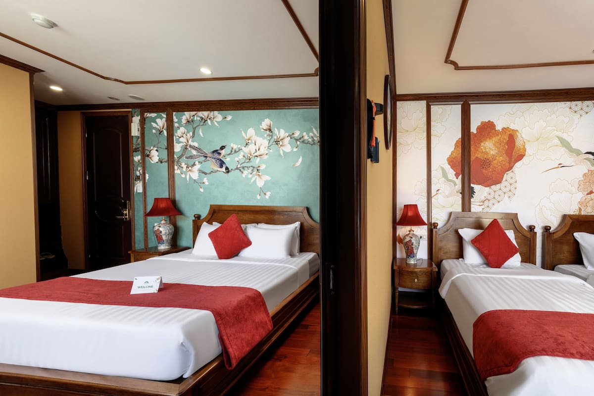 Quarto quádruplo família, 2 quartos, quartos conectados, vista para a baía | Roupas de cama premium, frigobar, cofres nos quartos, escrivaninha