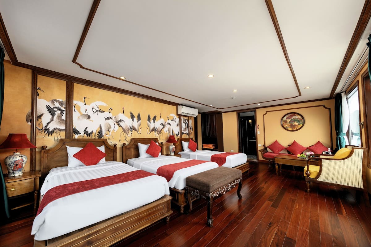 Quarto triplo real, sacada, vista para a baía | Roupas de cama premium, frigobar, cofres nos quartos, escrivaninha
