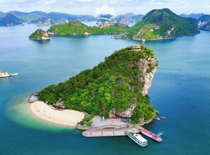 Kayaking - Verdure Lotus Grandeur Cruise on Ha Long Bay (Ha Long)