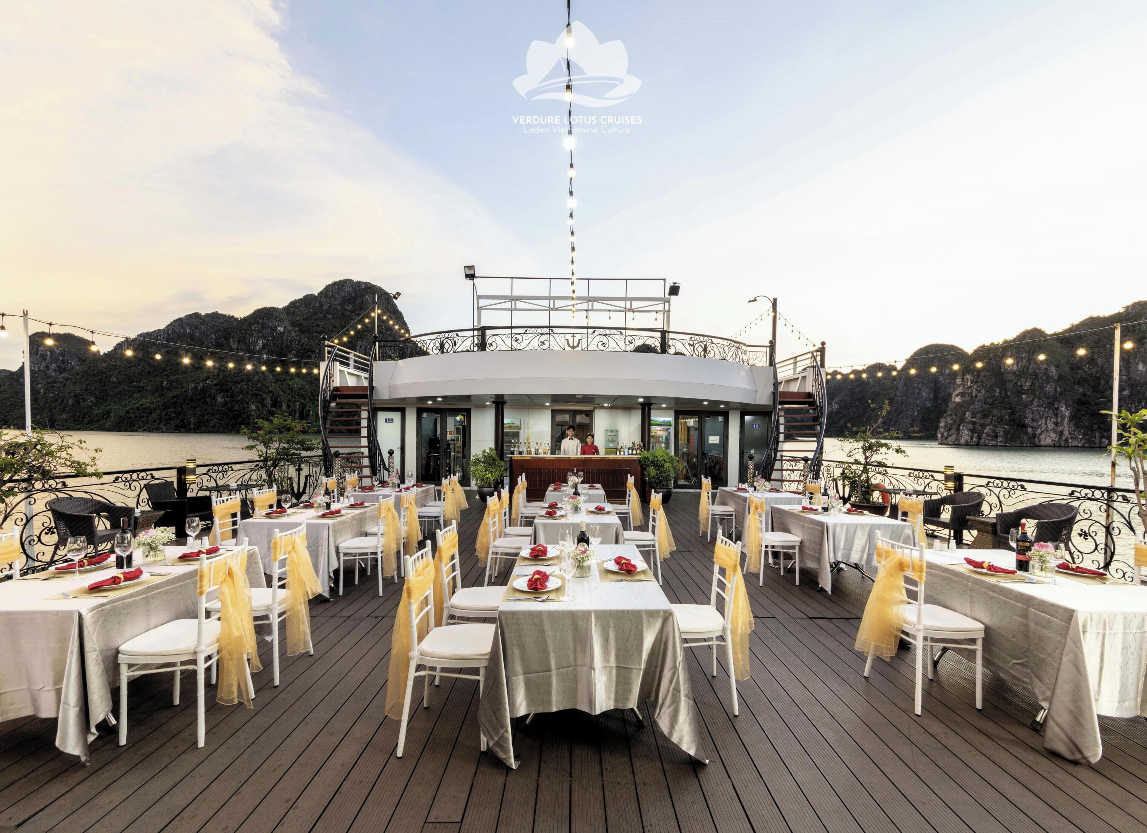 Café da manhã, almoço e jantar; local e internacional 