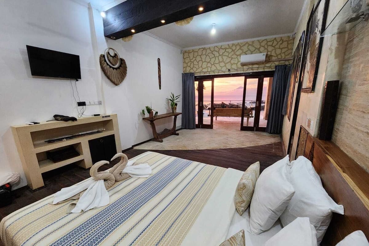 Standard Single Room, 1 Bedroom, Pool View | 1 bedroom, premium bedding, minibar, desk