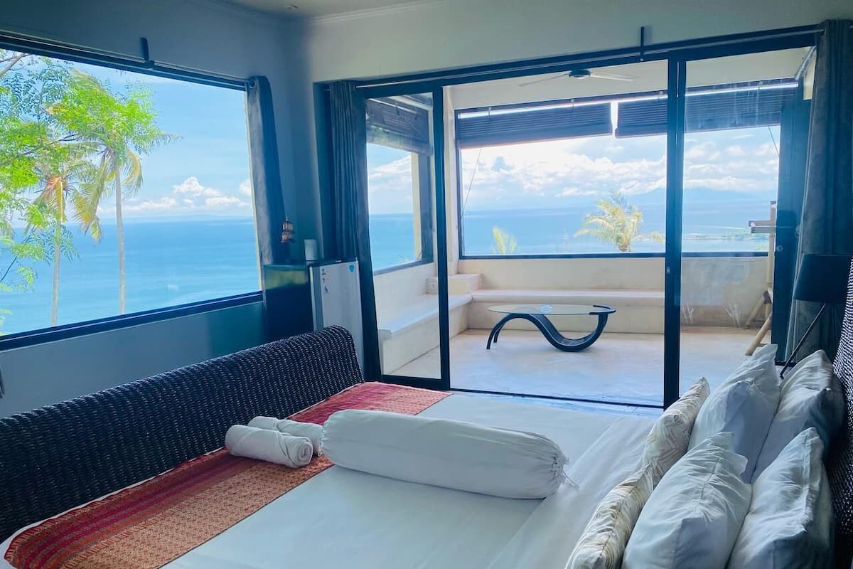 Deluxe Room | Beach/ocean view