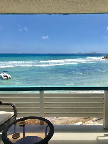 FABULOUS! So close you can taste the ocean - Amazing NEWLY RENOVATED  condo !