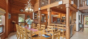Family Lodge: 9 Min to Donner Lake w/ EV Charger, Games, Large Decks & Bunk Room