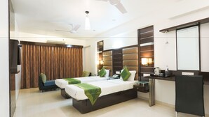 Deluxe Room | Desk, WiFi (free)