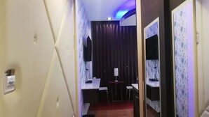 VIP Double Room | Meja kerja, Wi-Fi gratis, dan seprai linen