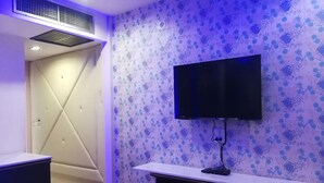 VIP Double Room | Meja kerja, Wi-Fi gratis, dan seprai linen