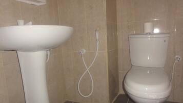Deluxe Double Room, 1 Queen Bed, City View | Bathroom | Shower, free toiletries, towels