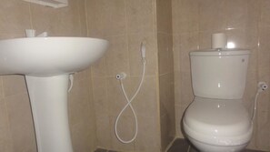 Deluxe Double Room, 1 Queen Bed, City View | Bathroom | Shower, free toiletries, towels