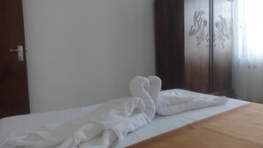 Deluxe Double Room, 1 Queen Bed, City View | Desk, iron/ironing board, rollaway beds, free WiFi - Negombo Fortress (Negombo)