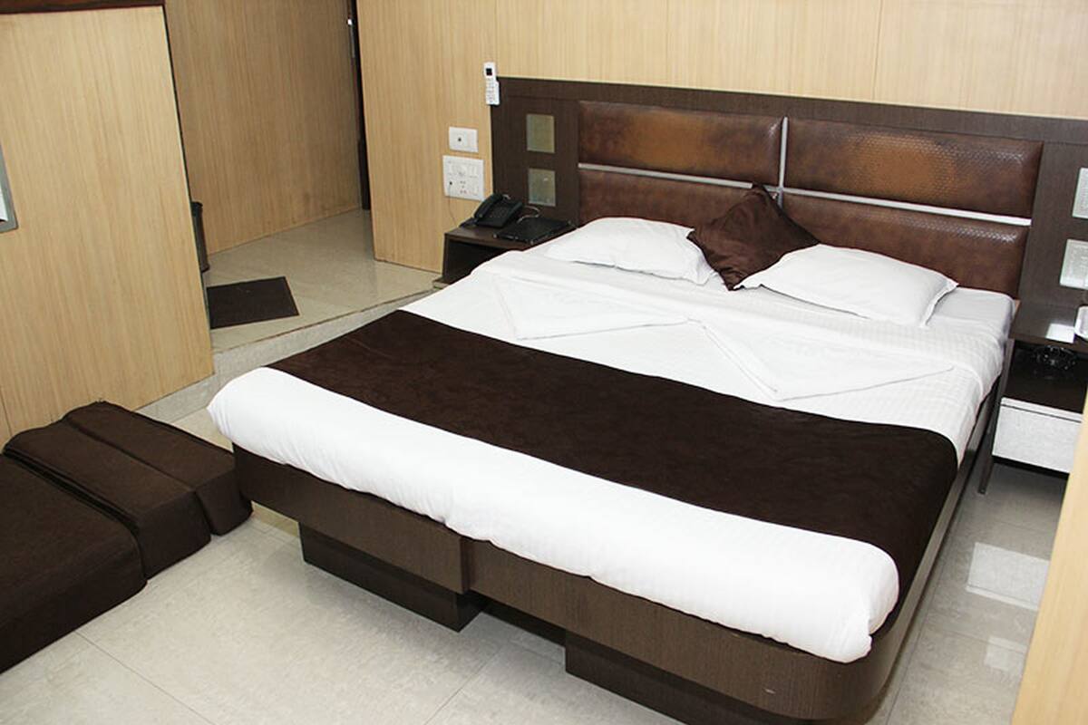 In-room safe, desk, blackout curtains, free WiFi