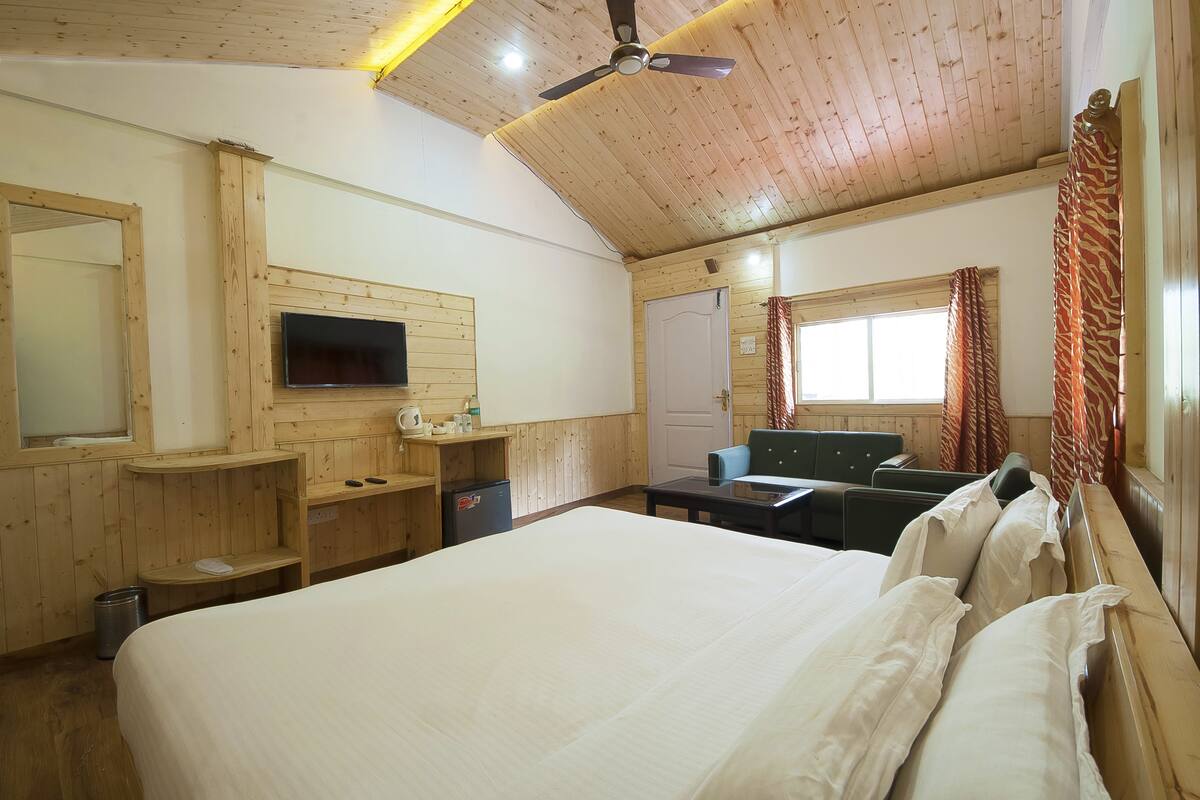 1 bedroom, rollaway beds, wheelchair access