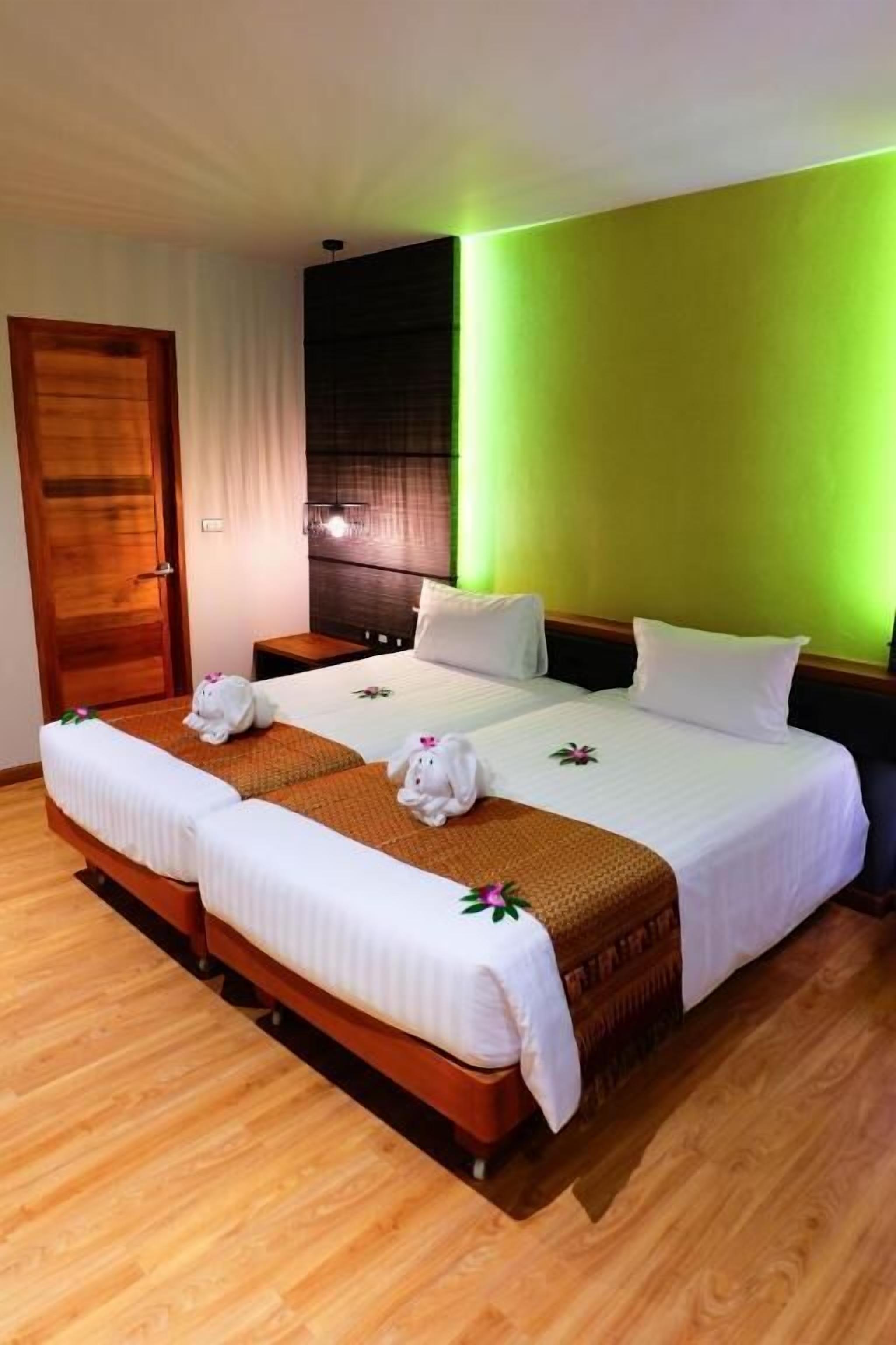 Deluxe-Zimmer, 2 Schlafzimmer | Zimmersafe, Verdunkelungsvorhänge, kostenloses WLAN, Bettwäsche