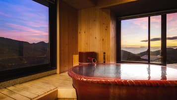 Suite tradicional (JPN Style Open-air Bath, Beniyuki) | Vista desde la habitación