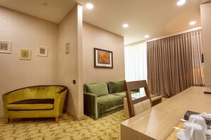 Superior Quadruple Room | 1 bedroom, premium bedding, minibar, in-room safe - West Shine Hotel (Baku)