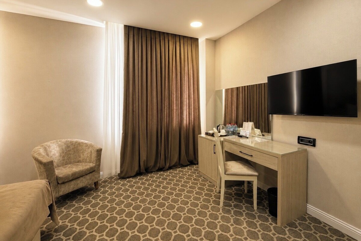 Standard Double or Twin Room | 1 bedroom, premium bedding, minibar, in-room safe