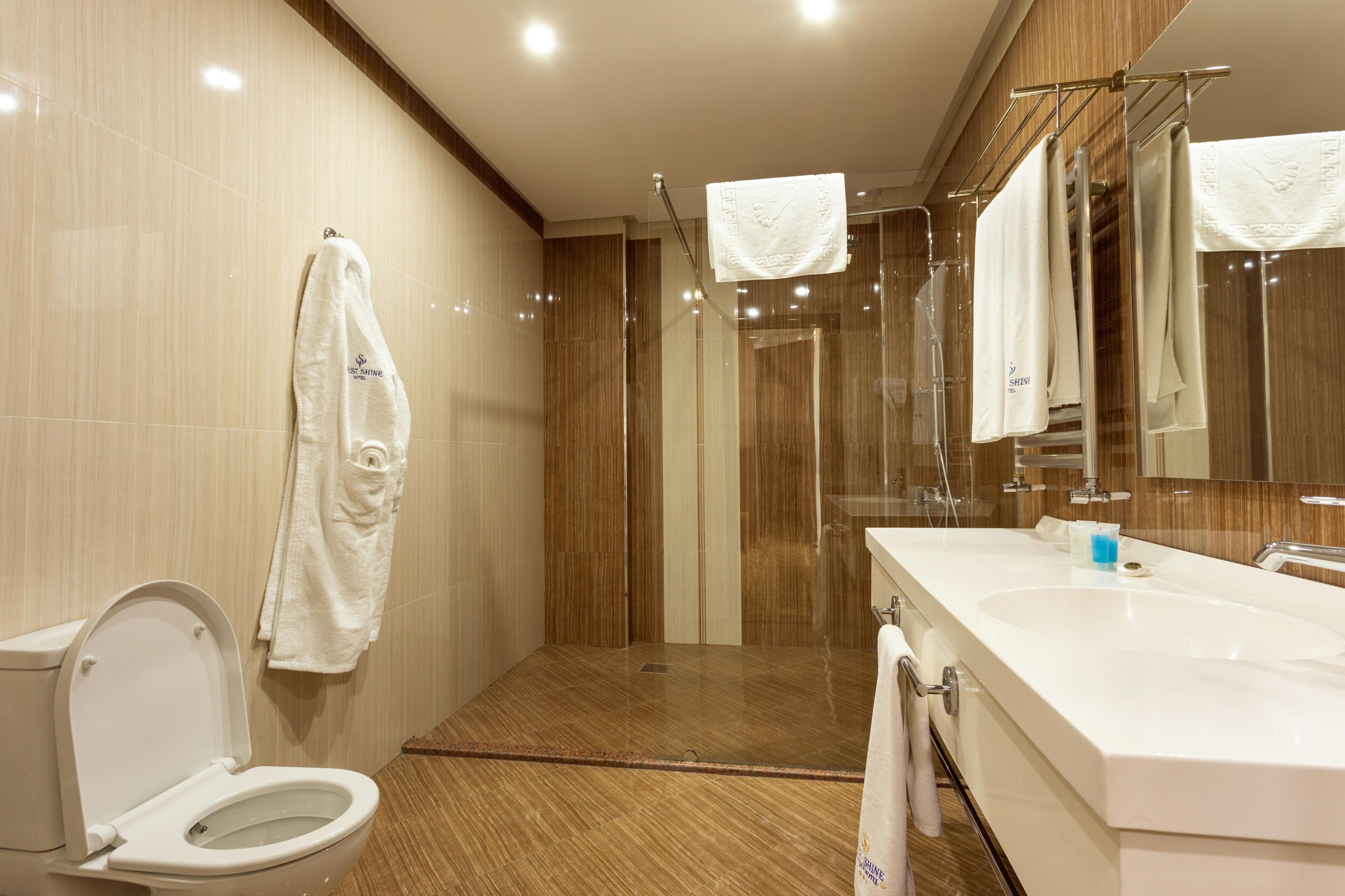 Foto - West Shine Hotel