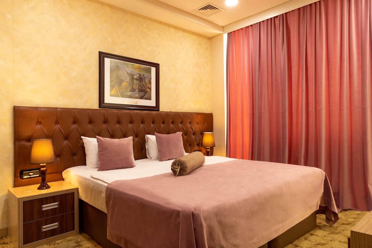 Economy Single Room | 1 bedroom, premium bedding, minibar, in-room safe