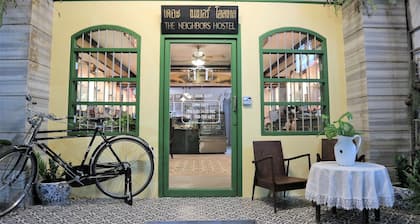 The Neighbors Hostel - Adults Only