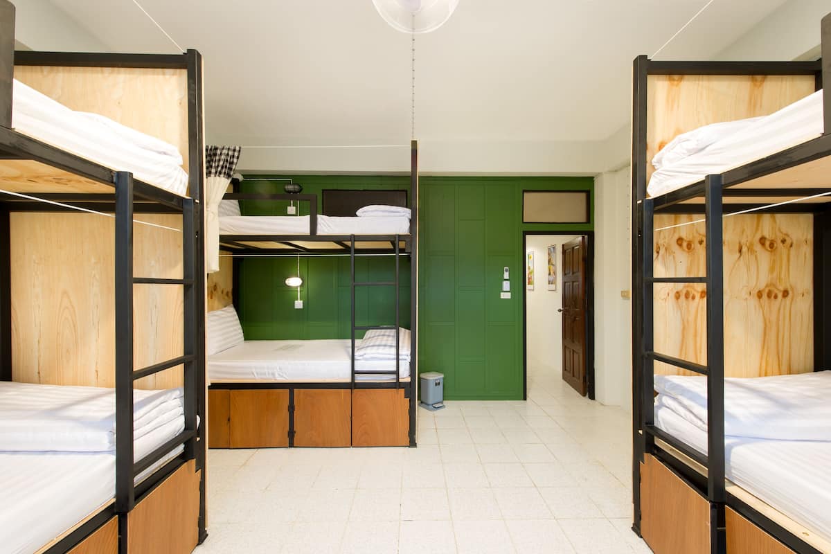 6 Bed Female Dormitory | In-room safe, blackout drapes, soundproofing, free WiFi
