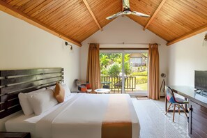 Wooden Cottage | In-room safe, blackout curtains, iron/ironing board, free WiFi - Stone Wood Resort (Mandrem)