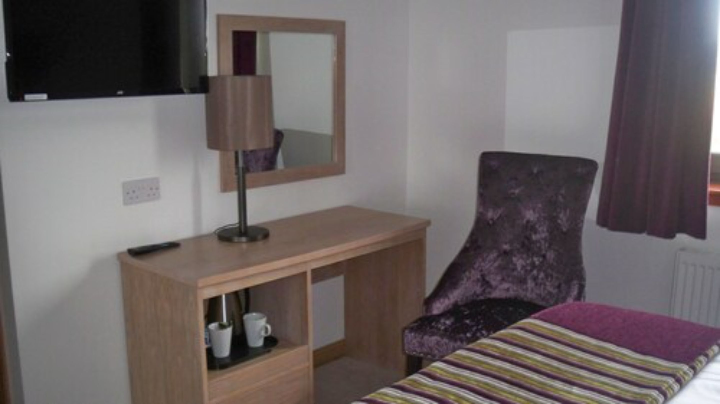 double room, ensuite | 1 bedroom, blackout curtains, iron/ironing board, free wifi