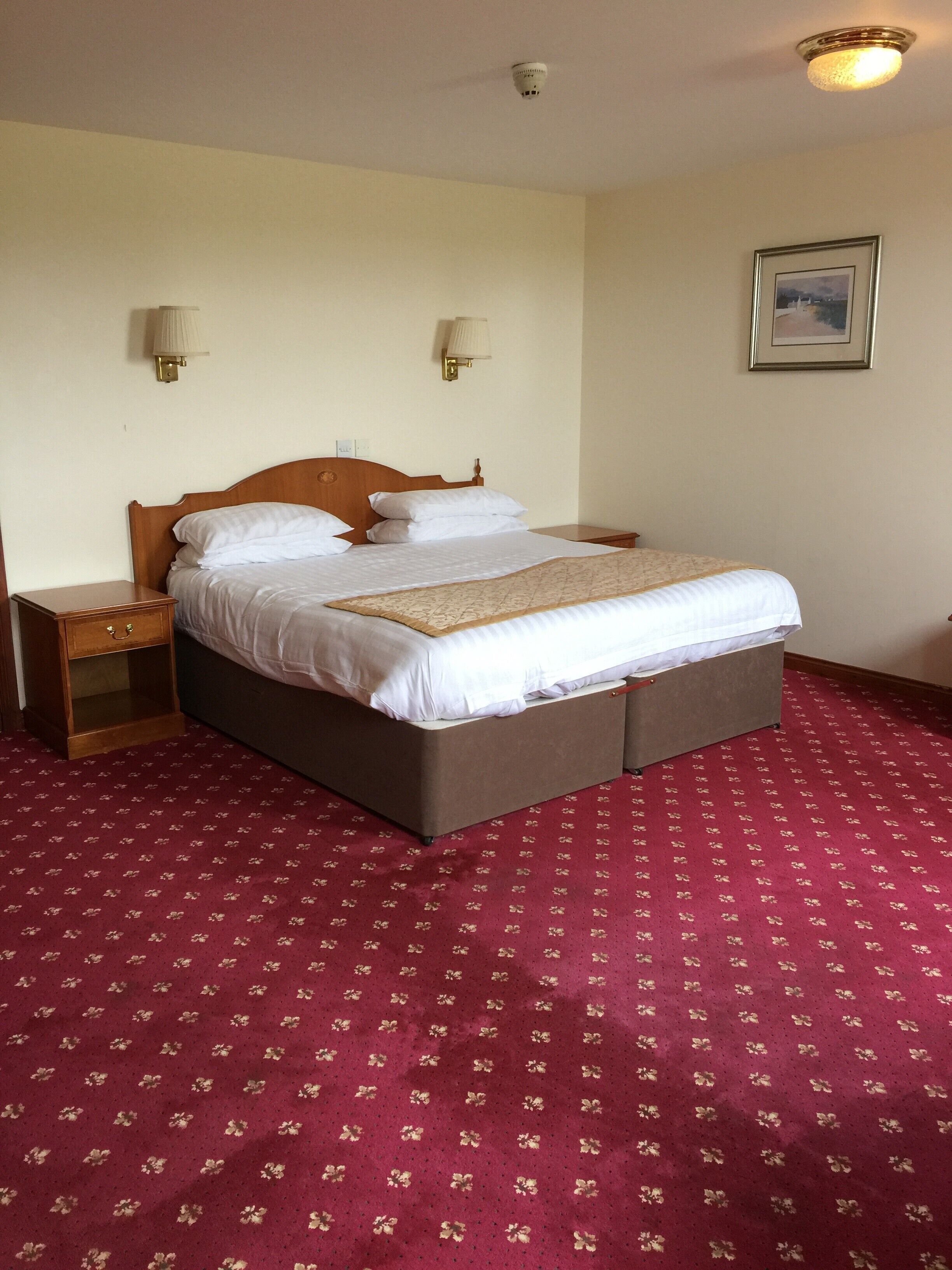 family room (2 adults + 2 children) | 1 bedroom, blackout curtains, iron/ironing board, free wifi