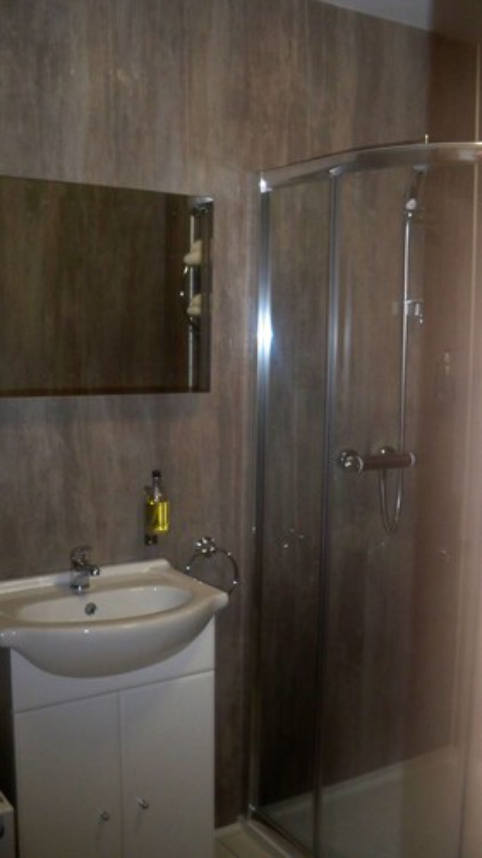 double room, ensuite | bathroom | towels