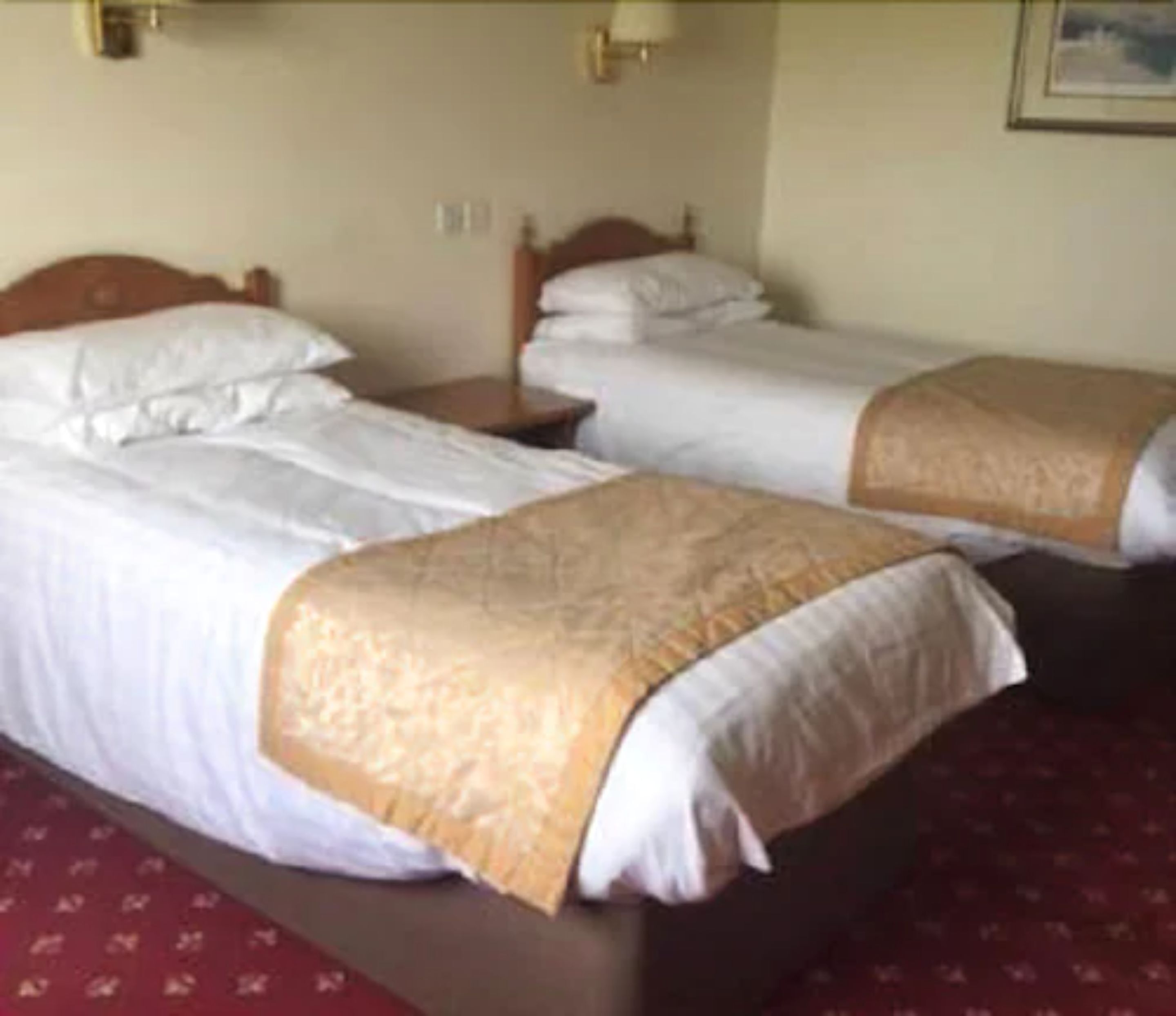 twin room, ensuite | 1 bedroom, blackout curtains, iron/ironing board, free wifi