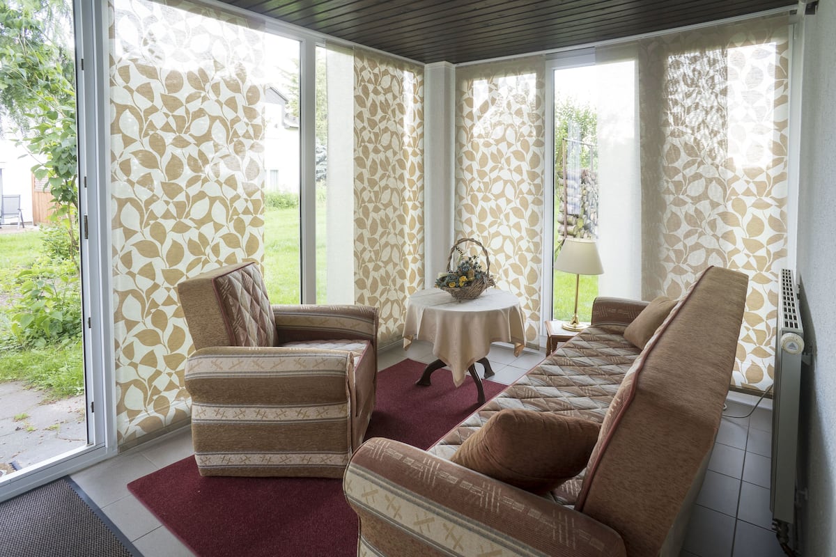 apartment, 2 bedrooms | living room | flat-screen tv