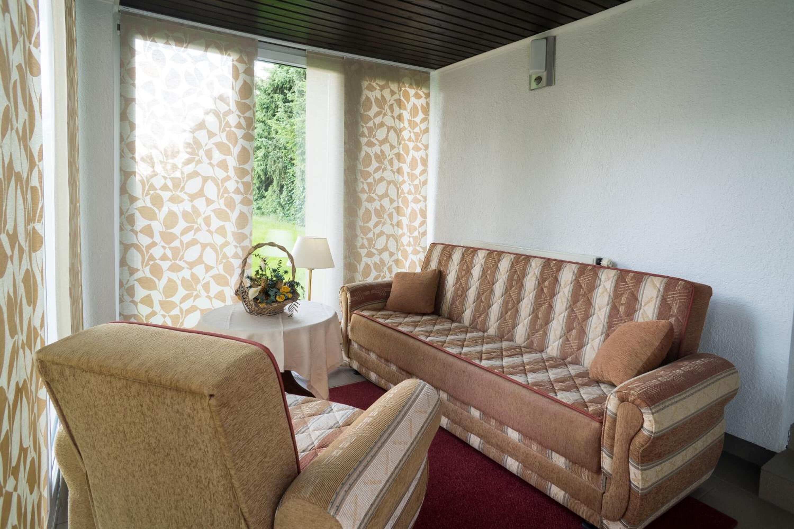 apartment, 2 bedrooms | living room | flat-screen tv