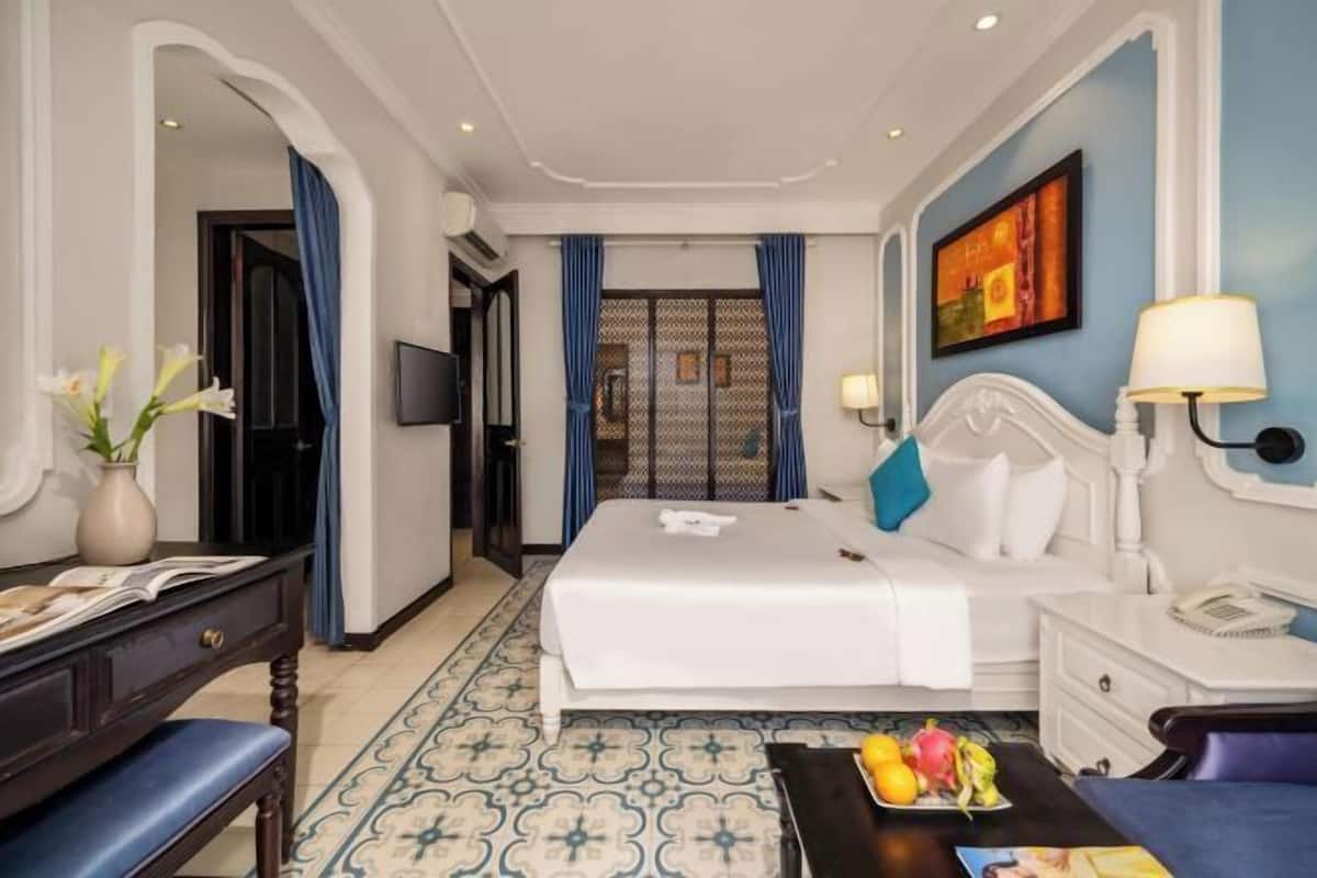Down duvets, minibar, in-room safe, individually decorated