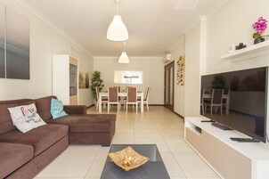 公寓 (2 Bedrooms) | 楼层平面图