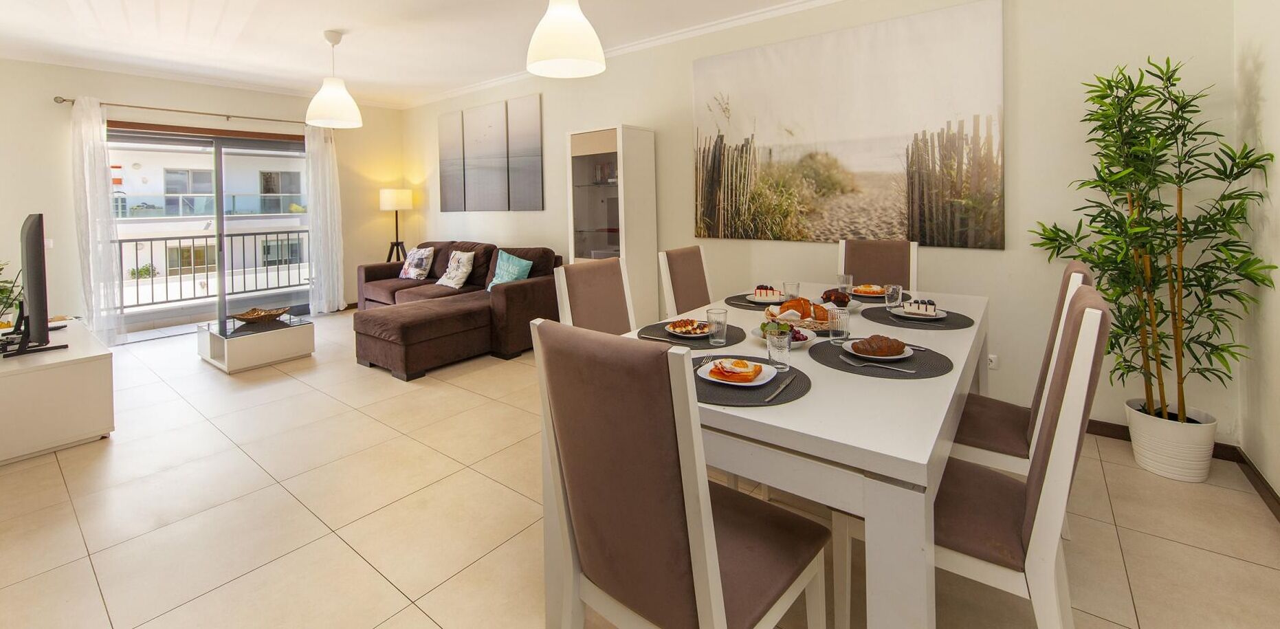 Apartment (2 Bedrooms) | Front of property