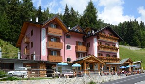 Exterior - Hotel La Roccia (Ponte di Legno)