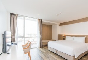 Caja de seguridad en la habitación, escritorio y cortinas blackout 