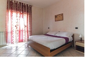 Desk, iron/ironing board, rollaway beds, free WiFi