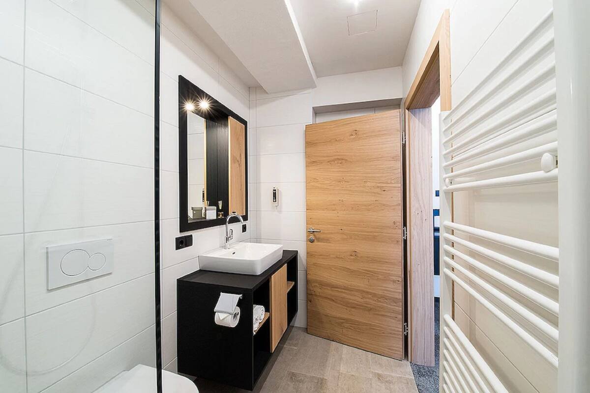 Premium bedding, in-room safe, desk, soundproofing