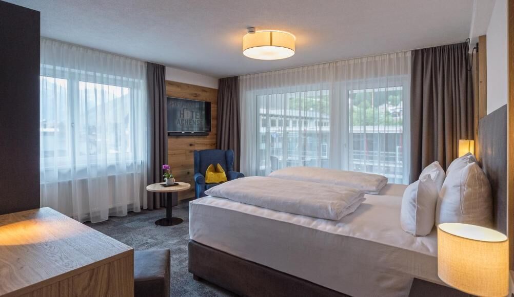 1 bedroom, premium bedding, in-room safe, desk